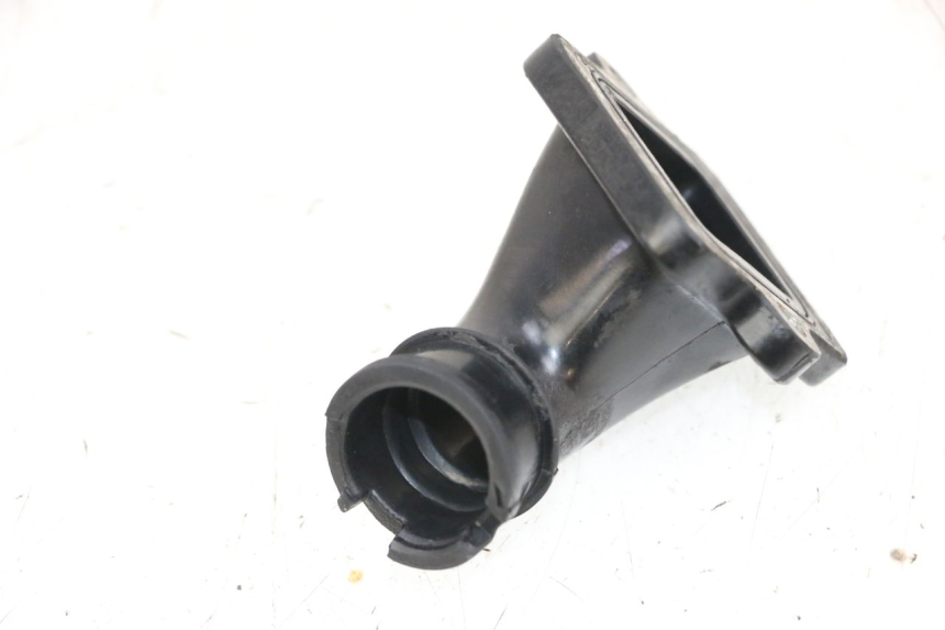 photo de TUBO DE ADMISIÓN PEUGEOT KISBEE 2T 50 (2010 - 2017) - Zoom estado de uso