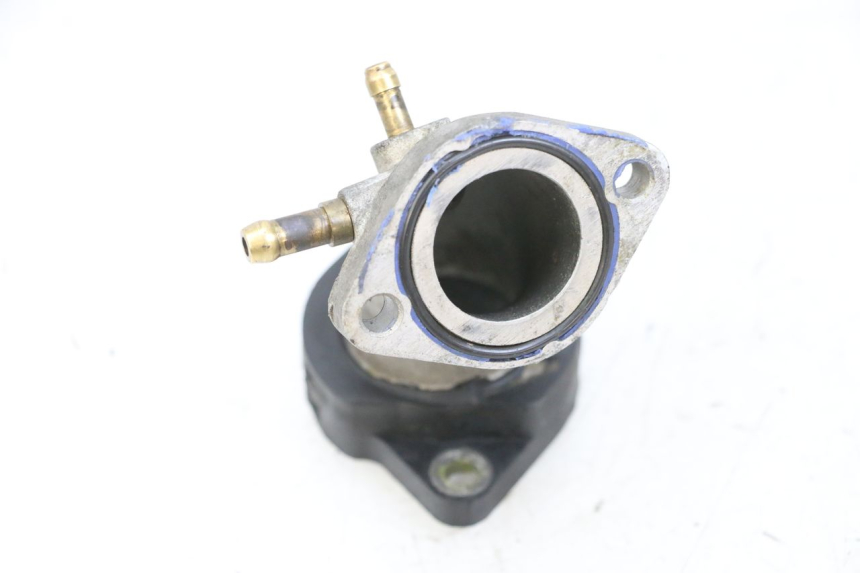 photo de TUBO DE ADMISIÓN YAMAHA YP MAJESTY 125 (2002 - 2006) - Otra perspectiva