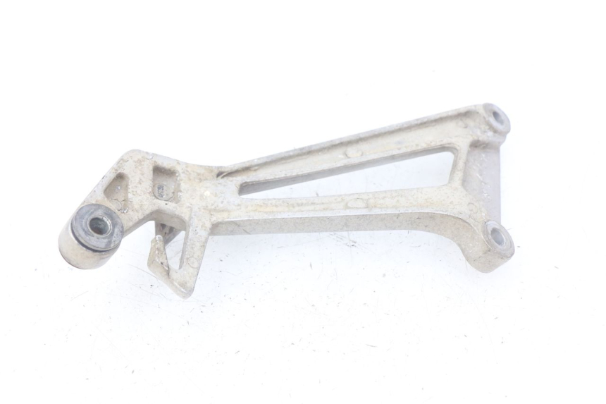 photo de SOPORTE ESTRIBERA TRASERA DERECHA HONDA CBR R 125 (2003 - 2006)