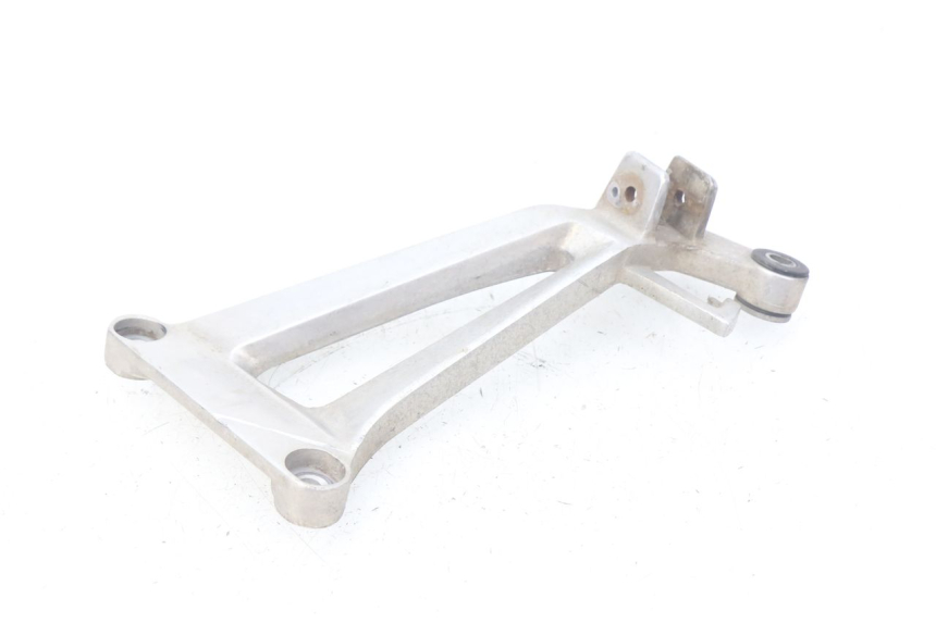 photo de SOPORTE ESTRIBERA TRASERA DERECHA HONDA CBR R 125 (2003 - 2006)