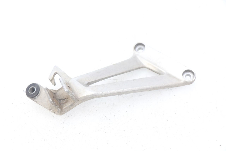 photo de SOPORTE ESTRIBERA TRASERA DERECHA HONDA CBR R 125 (2003 - 2006)