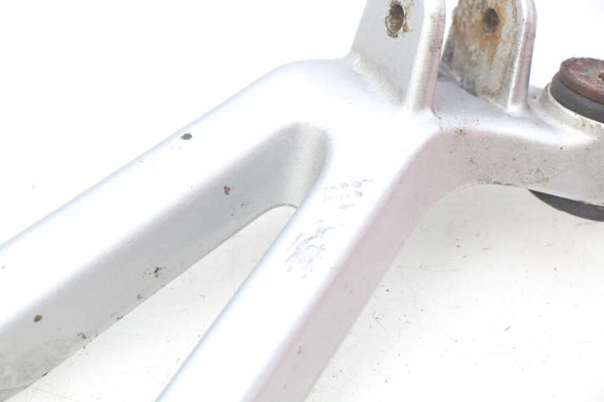photo de SOPORTE ESTRIBERA TRASERA DERECHA HONDA CBR RR FIREBLADE 900 (1992 - 1994)