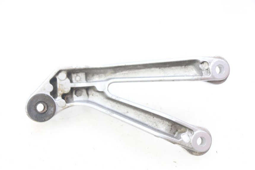 photo de SOPORTE ESTRIBERA TRASERA DERECHA HONDA CBR RR FIREBLADE 900 (1992 - 1994)