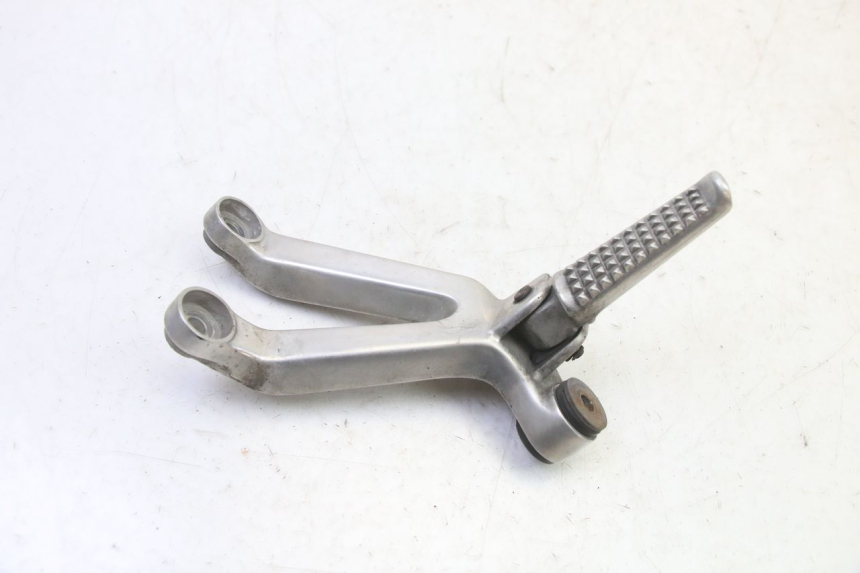 photo de SOPORTE ESTRIBERA TRASERA DERECHA HONDA CBR RR FIREBLADE 900 (1992 - 1994)