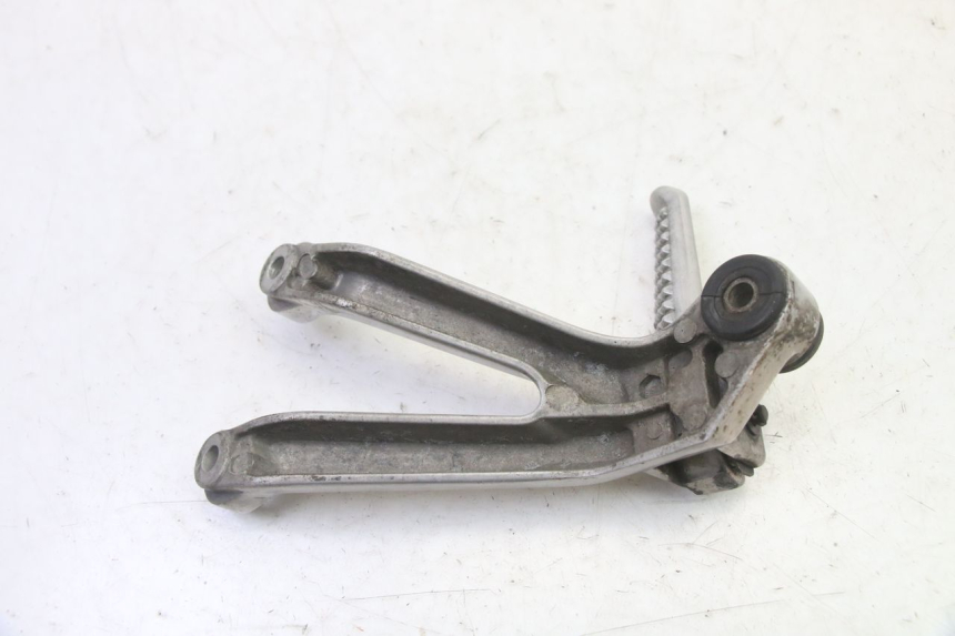 photo de SOPORTE ESTRIBERA TRASERA DERECHA HONDA CBR RR FIREBLADE 900 (1992 - 1994)
