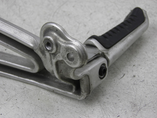 photo de SOPORTE ESTRIBERA TRASERA DERECHA DUCATI ST3 ABS 992 (2006 - 2007)