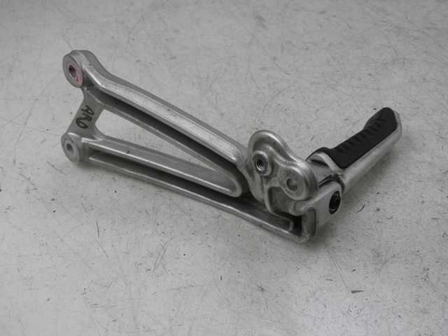 photo de SOPORTE ESTRIBERA TRASERA DERECHA DUCATI ST3 ABS 992 (2006 - 2007)