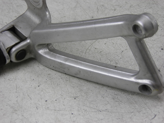 photo de SOPORTE ESTRIBERA TRASERA DERECHA DUCATI ST3 ABS 992 (2006 - 2007)