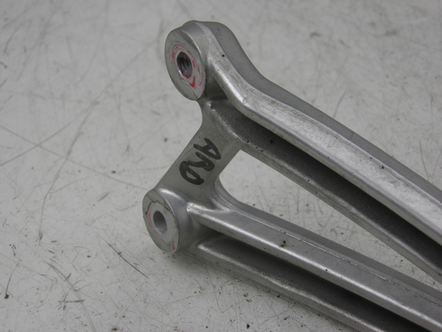 photo de SOPORTE ESTRIBERA TRASERA DERECHA DUCATI ST3 ABS 992 (2006 - 2007)
