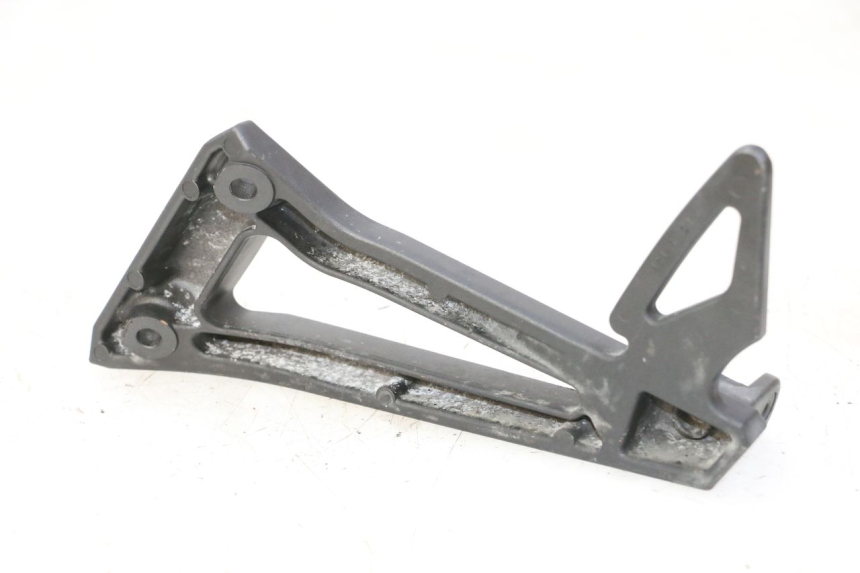 photo de SOPORTE ESTRIBERA TRASERA DERECHA YAMAHA FZ6 FAZER S2 600 (2007 - 2011)