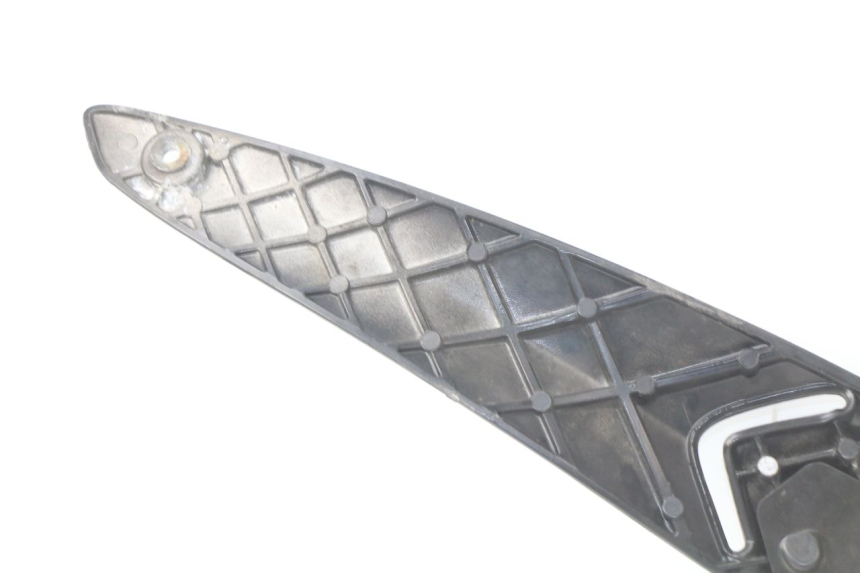 photo de PLATINA APOYA PIE TRASERO DERECHO GILERA NEXUS 125 (2009 - 2013)