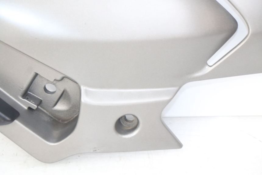 photo de PLATINA APOYA PIE TRASERO DERECHO GILERA NEXUS 125 (2009 - 2013)