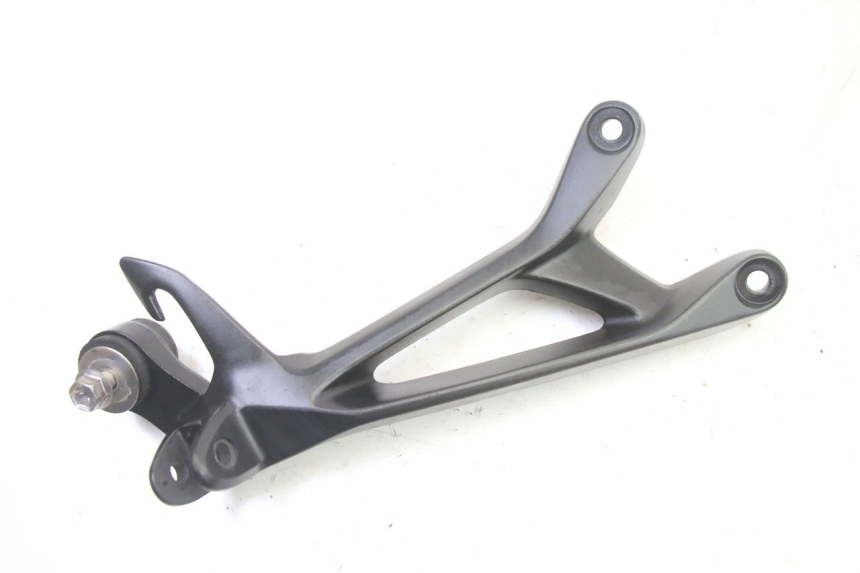 photo de SOPORTE ESTRIBERA TRASERA DERECHA SUZUKI GSR 750 (2011 - 2017)