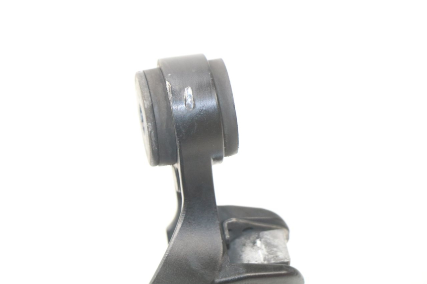 photo de SOPORTE ESTRIBERA TRASERA DERECHA SUZUKI GSX-R GSXR 750 (2011 - 2016)