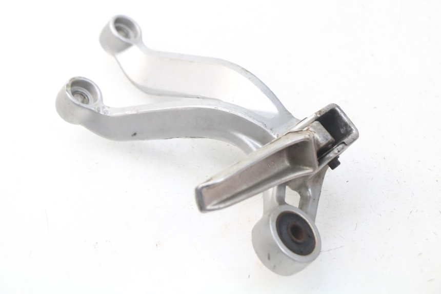 photo de SOPORTE ESTRIBERA TRASERA DERECHA SUZUKI GSX-R GSXR 600 (2001 - 2003)
