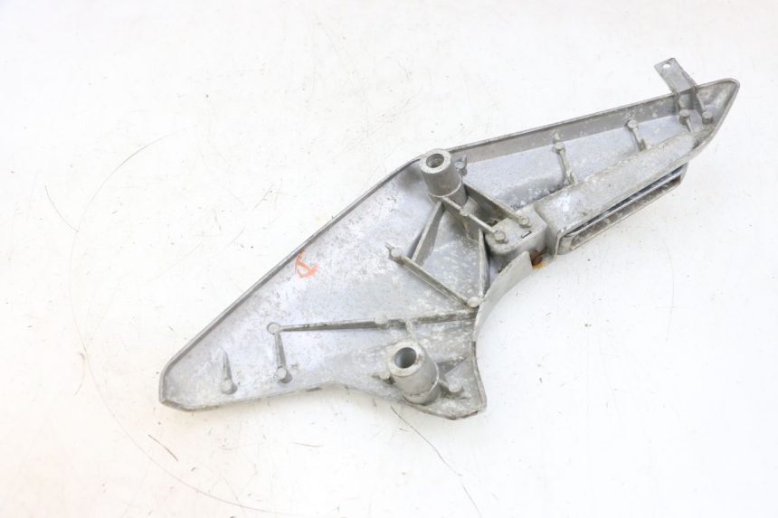 photo de SOPORTE ESTRIBERA TRASERA DERECHA JM MOTORS GTS 125 (2015 - 2019) - Detalles de los puntos de fijación