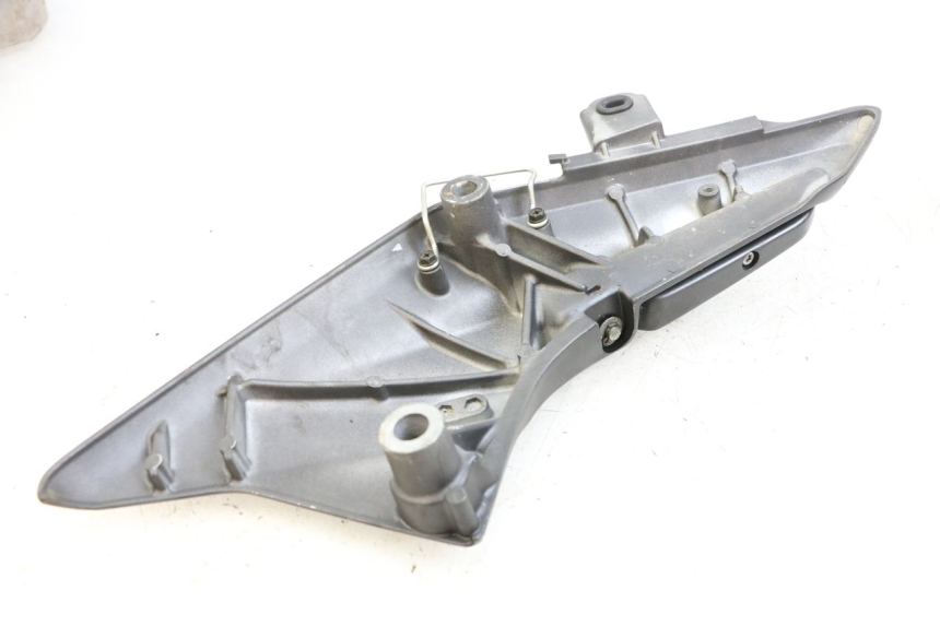 photo de SOPORTE ESTRIBERA TRASERA DERECHA HONDA FJS SILVER WING SILVERWING 400 (2005 - 2008)