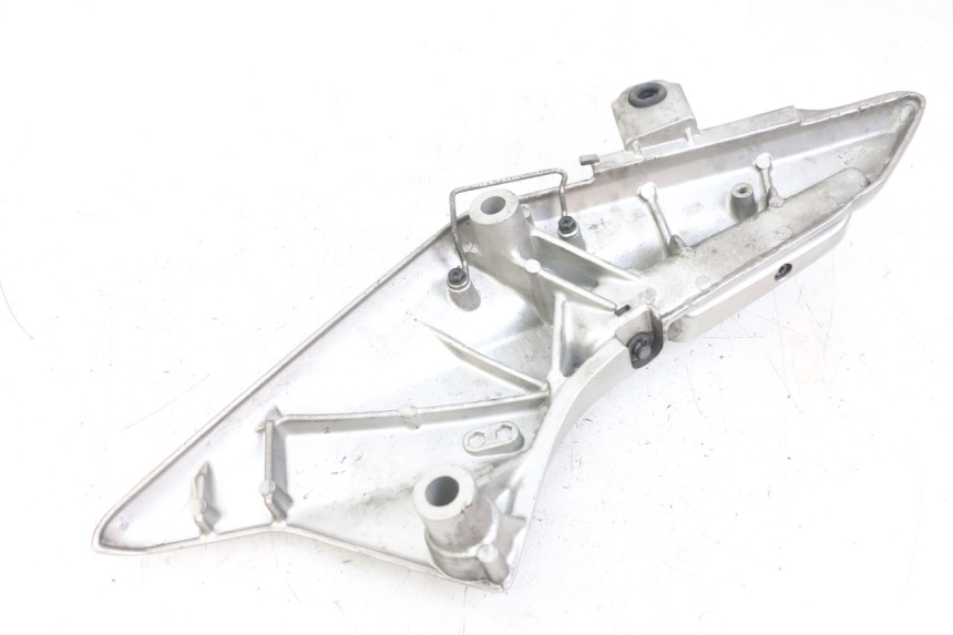 photo de SOPORTE ESTRIBERA TRASERA DERECHA HONDA FJS SILVERWING SILVER WING 600 (2001 - 2010)