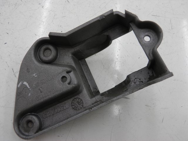 photo de SOPORTE ESTRIBERA TRASERA DERECHA PEUGEOT JET FORCE CARBU 50 (2003 - 2016)