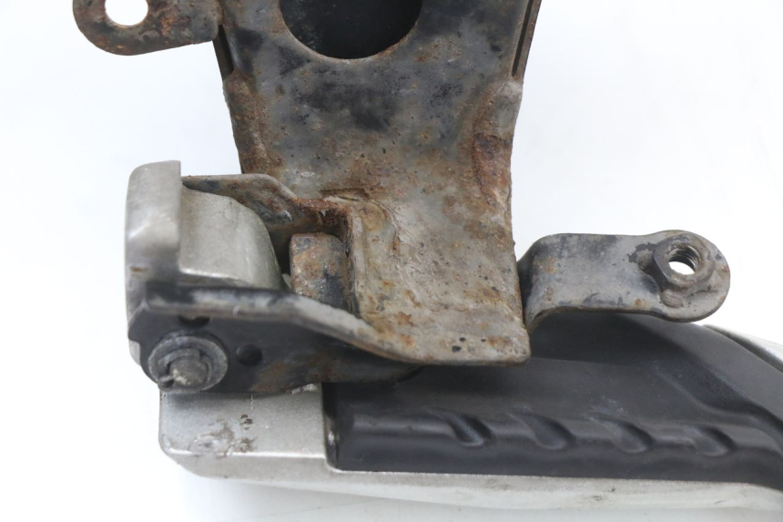 photo de SOPORTE ESTRIBERA TRASERA DERECHA HONDA SH ABS 125 (2012 - 2017)