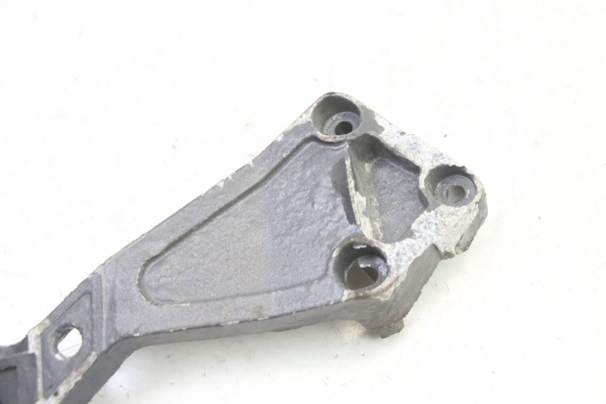 photo de SOPORTE ESTRIBERA TRASERA DERECHA TRIUMPH SPRINT 900 (1995 - 1998)