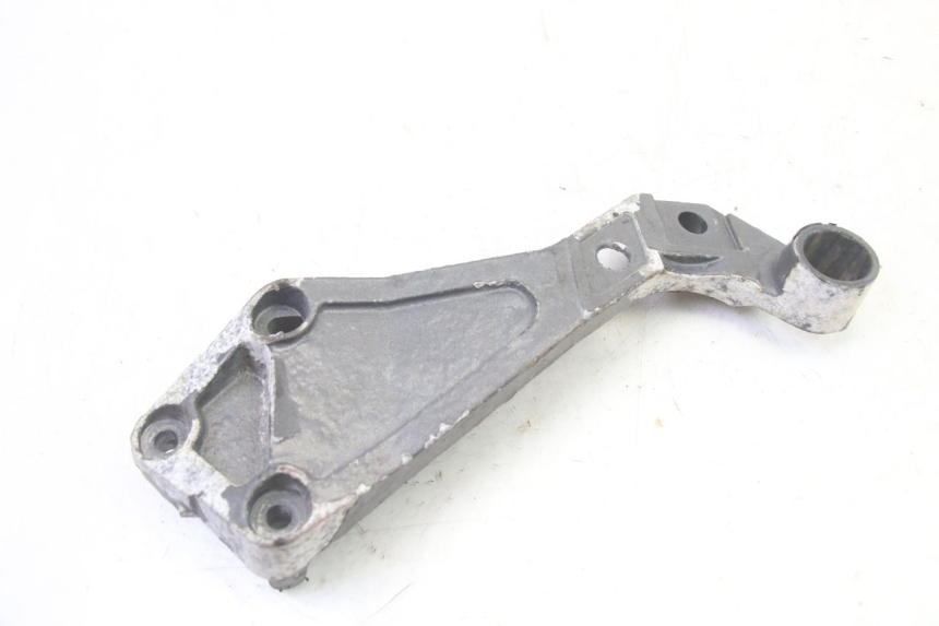 photo de SOPORTE ESTRIBERA TRASERA DERECHA TRIUMPH SPRINT 900 (1995 - 1998)