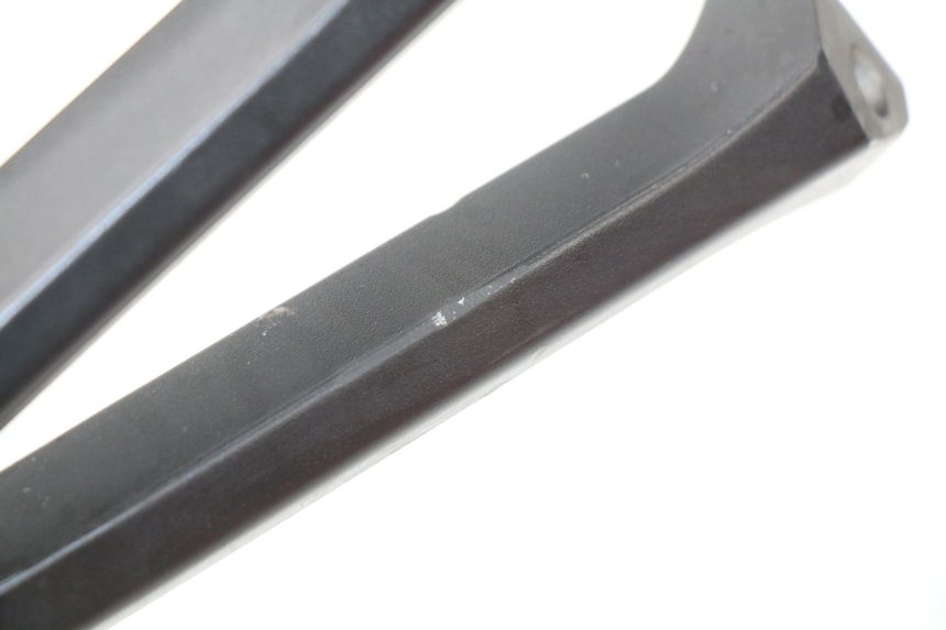 photo de SOPORTE ESTRIBERA TRASERA DERECHA SUZUKI GSX-R GSXR 750 (2011 - 2016)