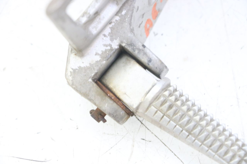 photo de PLATINA APOYA PIE TRASERO DERECHO YAMAHA TDR DELTABOX 125 (1993 - 2003)