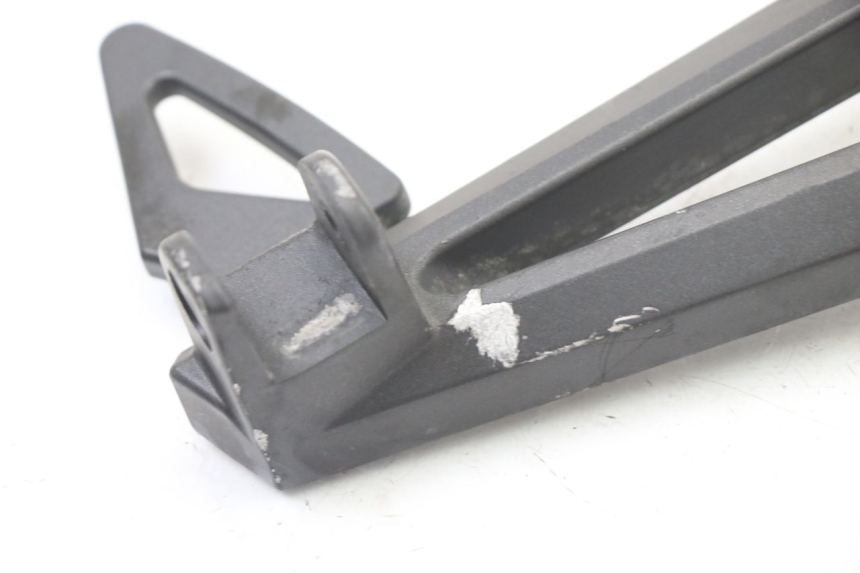 photo de SOPORTE ESTRIBERA TRASERA DERECHA YAMAHA FZ6 FAZER S2 600 (2007 - 2011)