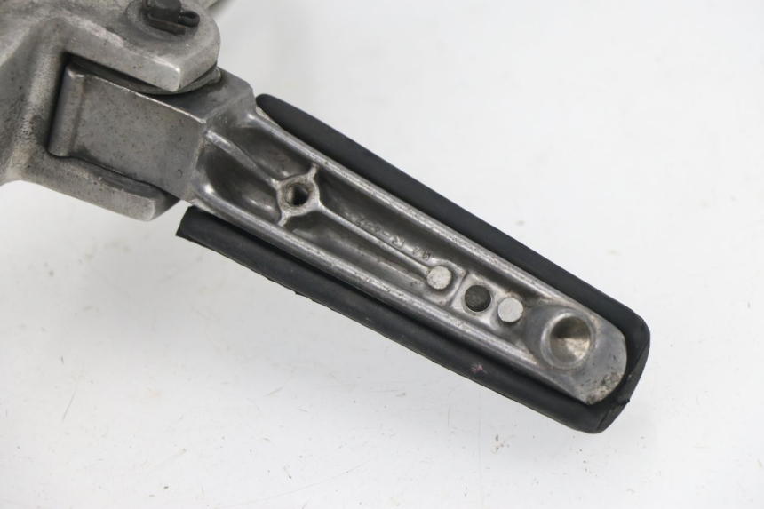 photo de SOPORTE ESTRIBERA TRASERA DERECHA YAMAHA TDM 3VD 850 (1991 - 1995)