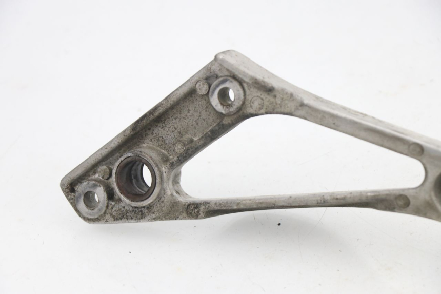 photo de SOPORTE ESTRIBERA TRASERA DERECHA YAMAHA TDM 3VD 850 (1991 - 1995)
