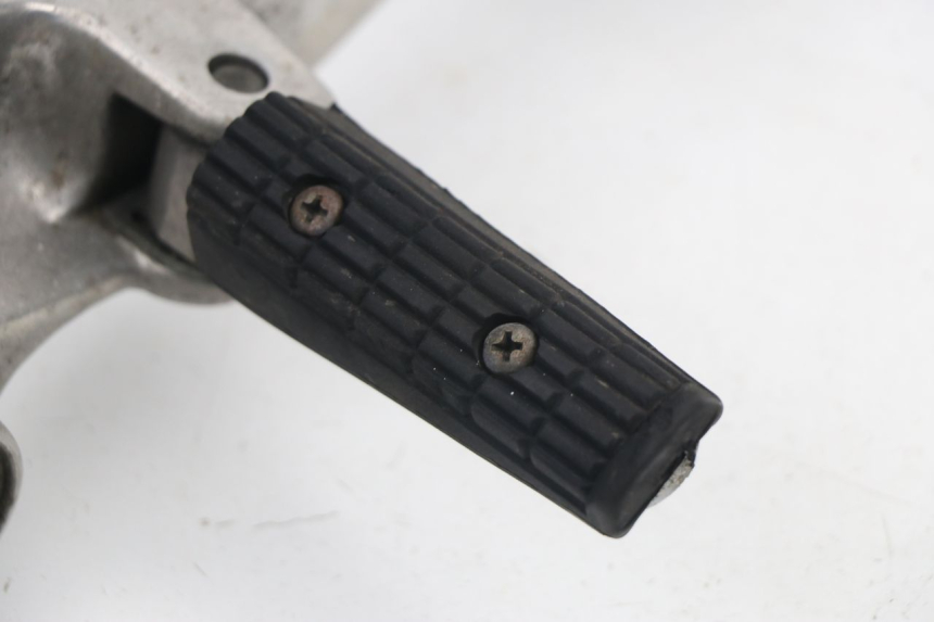 photo de SOPORTE ESTRIBERA TRASERA DERECHA YAMAHA TDM 3VD 850 (1991 - 1995)