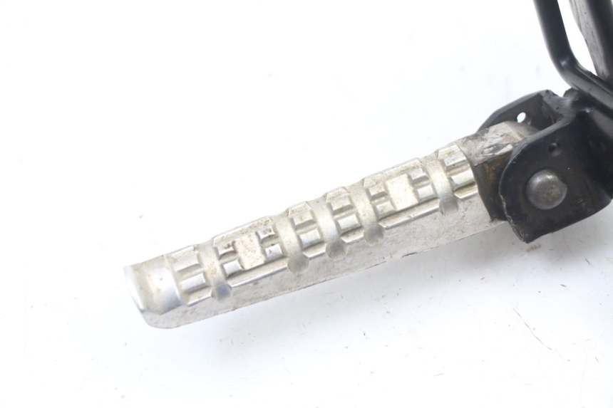 photo de SOPORTE ESTRIBERA TRASERA DERECHA YAMAHA TZR 50 (2008 - 2016)