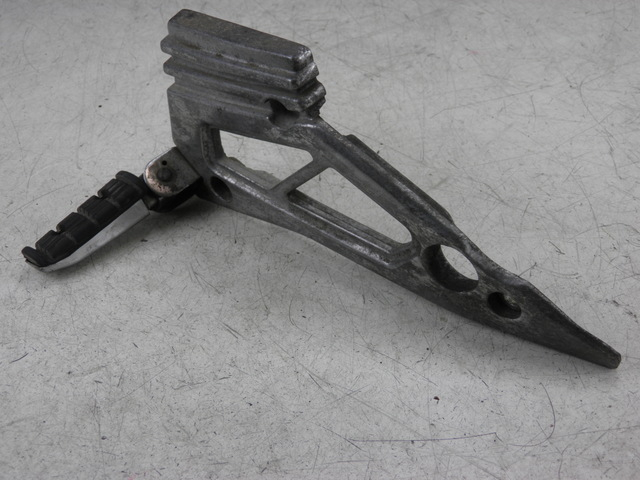 photo de SOPORTE ESTRIBERA TRASERA DERECHA YAMAHA XJ F 900 (1983 - 1994)
