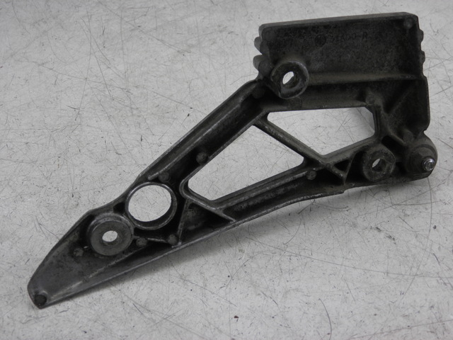 photo de SOPORTE ESTRIBERA TRASERA DERECHA YAMAHA XJ F 900 (1983 - 1994)