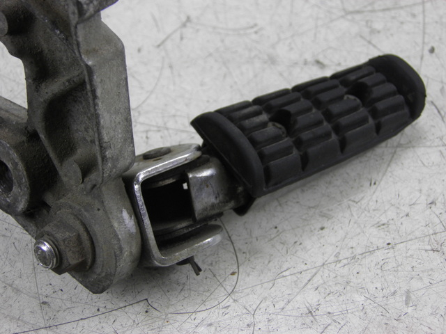 photo de SOPORTE ESTRIBERA TRASERA DERECHA YAMAHA XJ F 900 (1983 - 1994)