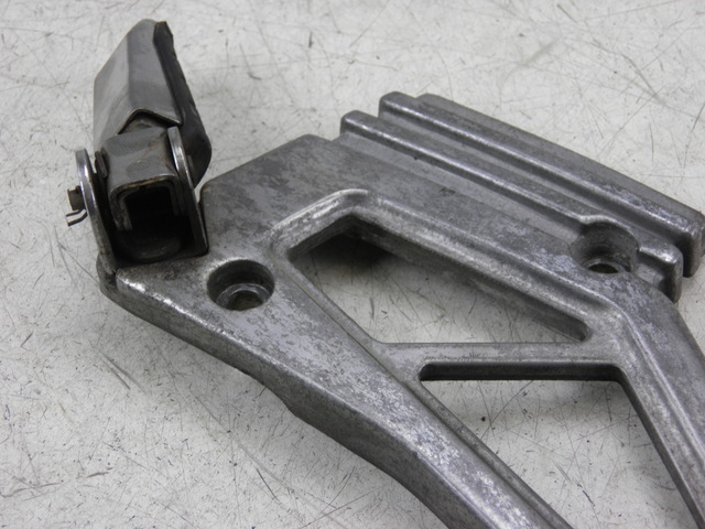 photo de SOPORTE ESTRIBERA TRASERA DERECHA YAMAHA XJ F 900 (1983 - 1994)