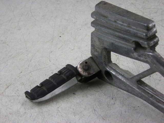photo de SOPORTE ESTRIBERA TRASERA DERECHA YAMAHA XJ F 900 (1983 - 1994)