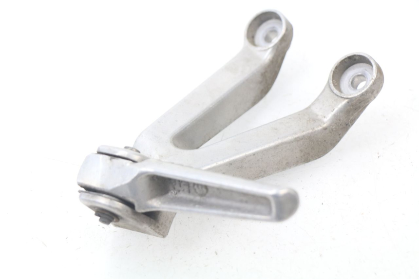 photo de SOPORTE ESTRIBERA TRASERA IZQUIERDA HONDA CBR 919 RR FIREBLADE 900 (1998 - 1999)