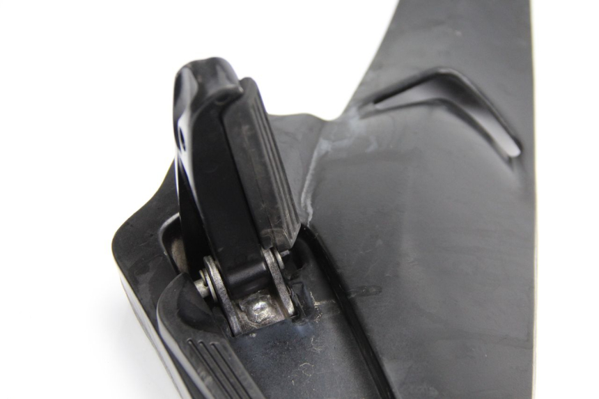 photo de PLATINA APOYA PIE TRASERO IZQUIERDO GILERA NEXUS 125 (2009 - 2013)