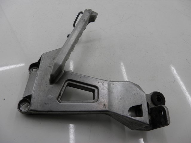 photo de SOPORTE ESTRIBERA TRASERA IZQUIERDA HONDA VFR 750 (1990 - 1993)