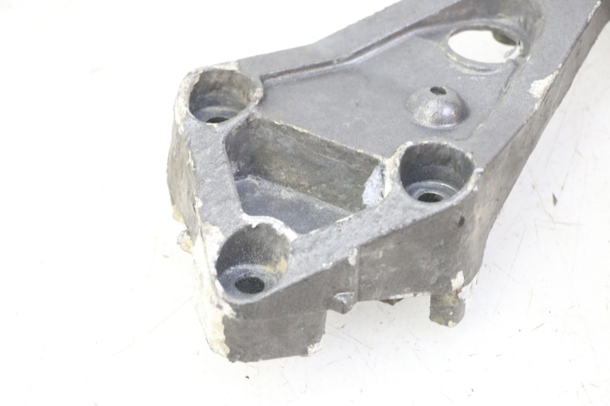 photo de SOPORTE ESTRIBERA TRASERA IZQUIERDA TRIUMPH SPRINT 900 (1995 - 1998)