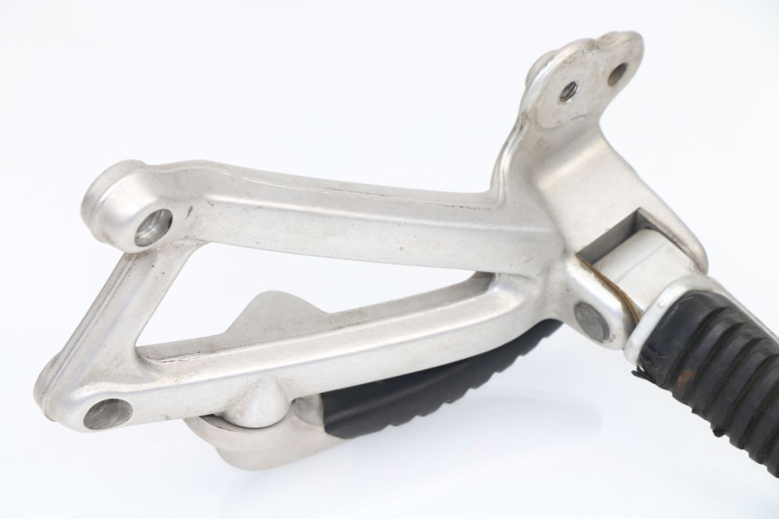 photo de SOPORTE ESTRIBERA TRASERA IZQUIERDA DUCATI ST2 944 (1997 - 2003)