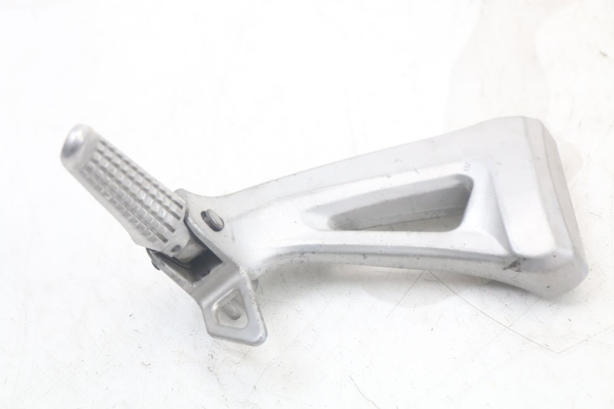 photo de PLATINA APOYA PIE TRASERO IZQUIERDO SUZUKI SV N 650 (1999 - 2002)