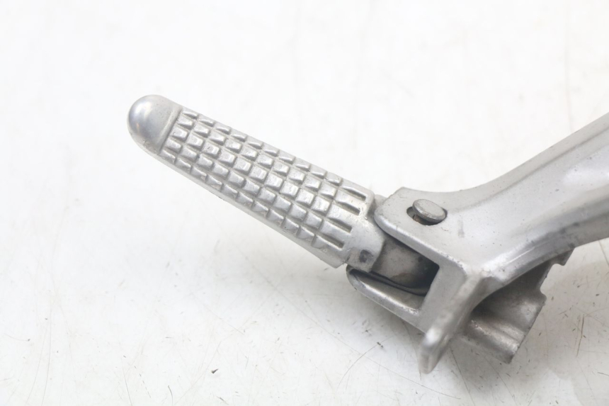 photo de PLATINA APOYA PIE TRASERO IZQUIERDO SUZUKI SV N 650 (1999 - 2002)