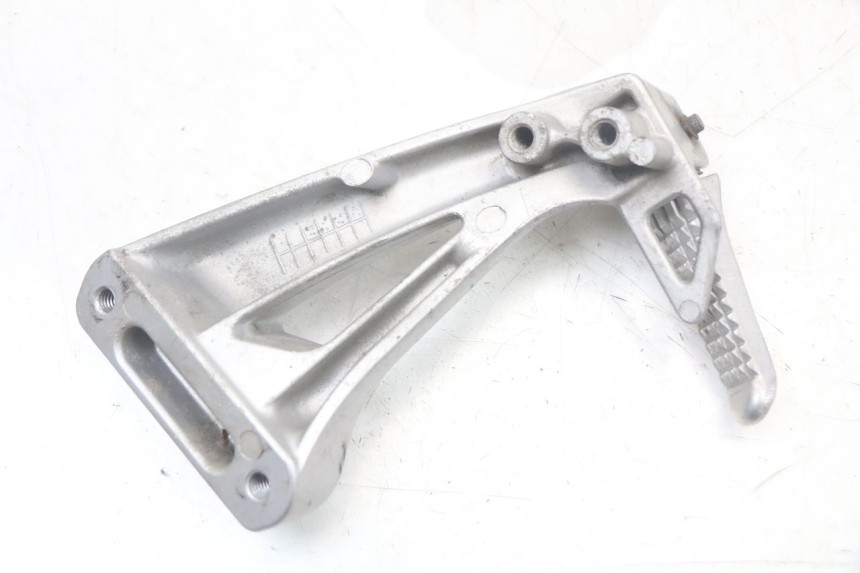 photo de PLATINA APOYA PIE TRASERO IZQUIERDO SUZUKI SV N 650 (1999 - 2002)