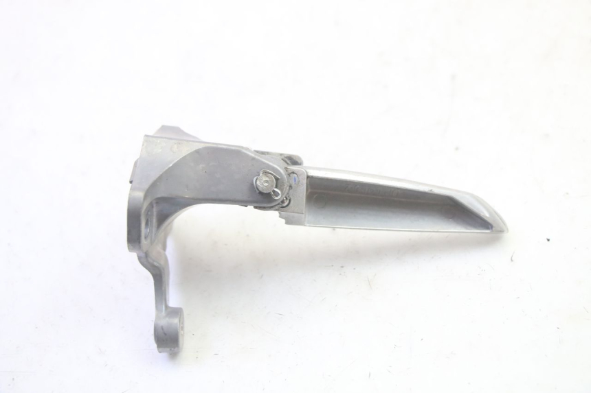 photo de SOPORTE ESTRIBERA TRASERA IZQUIERDA YAMAHA TRICITY 300 (2020 - 2024) - Primer plano técnico