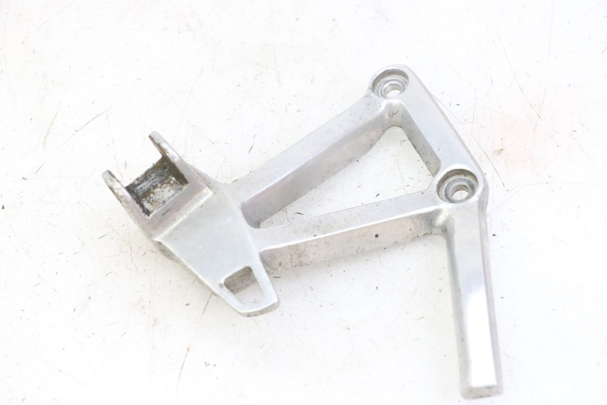 photo de SOPORTE ESTRIBERA TRASERA IZQUIERDA YAMAHA FZS FAZER 600 (2001 - 2003)