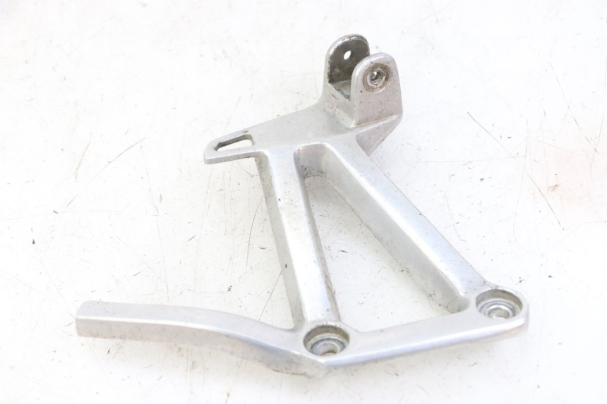 photo de SOPORTE ESTRIBERA TRASERA IZQUIERDA YAMAHA FZS FAZER 600 (2001 - 2003)