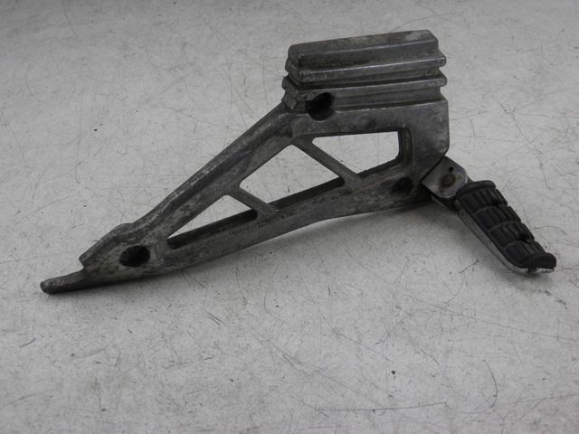 photo de SOPORTE ESTRIBERA TRASERA IZQUIERDA YAMAHA XJ F 900 (1983 - 1994)